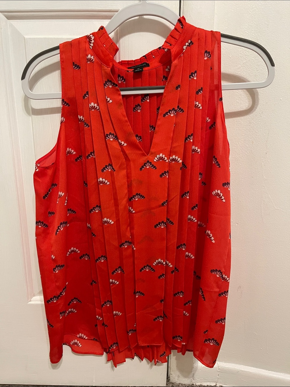 Ann Taylor Pleated V-Neck Sleeveless Top